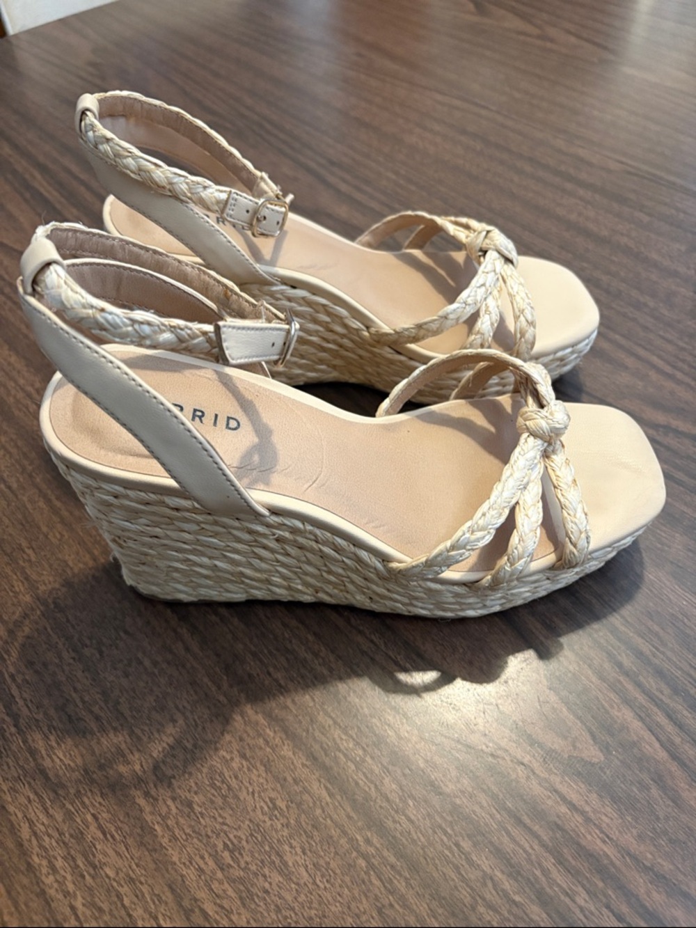 Torrid 8.5 WW Beige Strappy Raffia Platform Wedge Braided Espadrille